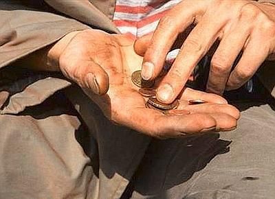 Si contendono il posto per l'elemosina: nigeriano condannato per tentata estorsione Si contendono il posto per l'elemosina: nigeriano condannato per tentata estorsione