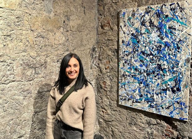 Da Pegli al mondo, la pittrice Giulia Pomata: “Così metto caos e armonia insieme sulle mie tele” Da Pegli al mondo, la pittrice Giulia Pomata: “Così metto caos e armonia insieme sulle mie tele”