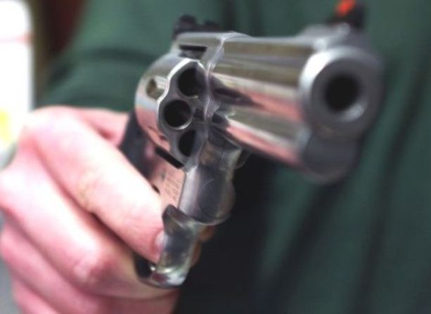 Cuneese lo stupratore di prostitute arrestato dai carabinieri di Moncalieri: le minacciava con una pistola o un coltello