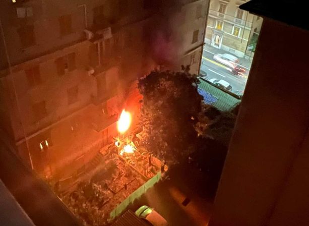 Foce: incendio al Tartan Pub di via Tomaso Invrea: locale distrutto dalle fiamme Foce: incendio al Tartan Pub di via Tomaso Invrea: locale distrutto dalle fiamme