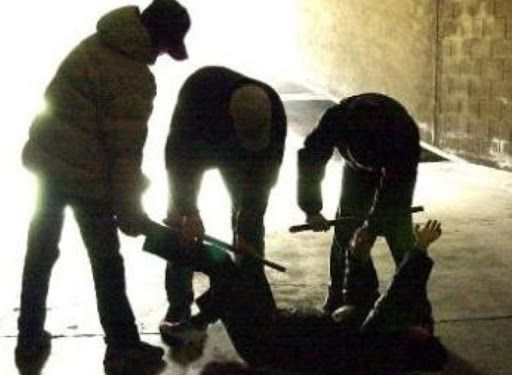 Botte, insulti e lesione a un timpano: &quot;bullo&quot; quindicenne tradito dai social e denunciato
