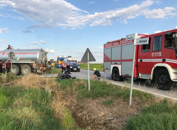 Fossano, incidente in frazione San Martino: centauro trasportato in codice rosso al S.Croce Fossano, incidente in frazione San Martino: centauro trasportato in codice rosso al S.Croce