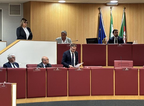 Arresto di Toti, la resa dei conti in Consiglio Regionale: “Questa legislatura è finita, è crollato un sistema di potere”