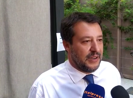 Salvini 'spinge' Damilano e allontana le polemiche: “Stavolta vinciamo noi” (VIDEO e FOTO) Salvini 'spinge' Damilano e allontana le polemiche: “Stavolta vinciamo noi” (VIDEO e FOTO)