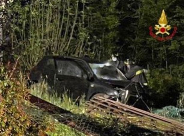 Galliate, auto si ribalta lungo la Provinciale 36. Muore una donna di 33 anni di Bodio