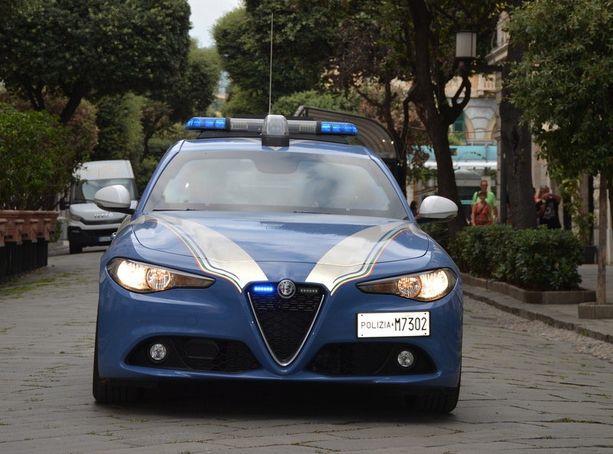 Aggressione e fuga nel centro di Savona: arrestato dalla Polizia un quarantenne senza fissa dimora Aggressione e fuga nel centro di Savona: arrestato dalla Polizia un quarantenne senza fissa dimora