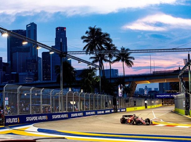 F1. Leclerc in pole a Singapore: il monegasco e la Ferrari "graziati" dalla Red Bull