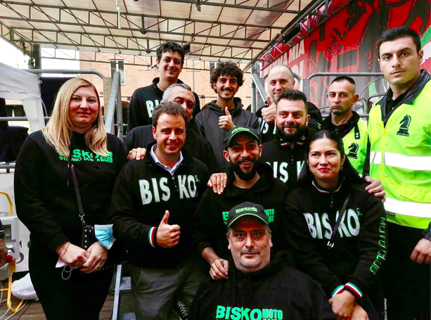Il campione Pecco Bagnaia a Chivasso: il tifo del Bisko Moto Club (VIDEO)