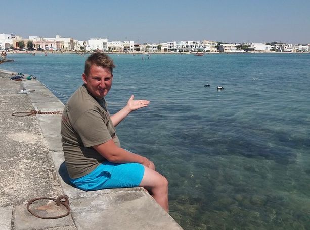 Elettricista morì sul lavoro battendo la testa contro il soffitto: in quattro a processo