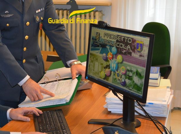 VIDEO. Riciclaggio di denaro derivante da reati commessi in Svizzera: sequestrati in provincia di Varese beni per 1 milione di euro