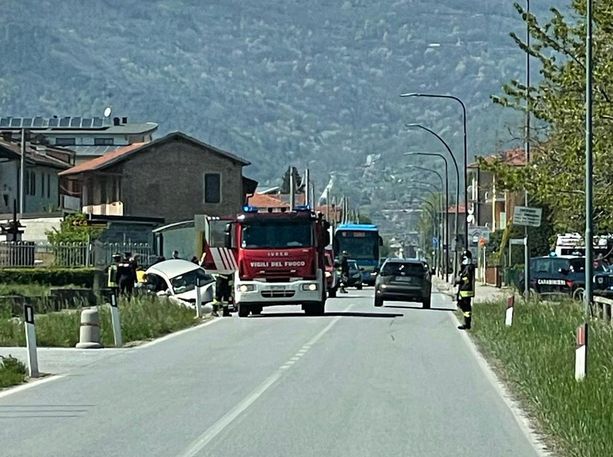 Frontale fra due auto a Dronero: una donna ferita Frontale fra due auto a Dronero: una donna ferita