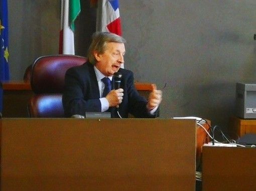 Il presidente del tribunale di Asti, Giancarlo Girolami, smentisce l'Ordine degli avvocati. "Il Tar non ha annullato il mio provvedimento" Il presidente del tribunale di Asti, Giancarlo Girolami, smentisce l'Ordine degli avvocati. "Il Tar non ha annullato il mio provvedimento"