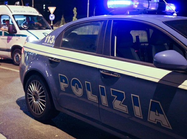 Stalking: uomo minaccia di bruciare la casa dei genitori della ex con loro all'interno Stalking: uomo minaccia di bruciare la casa dei genitori della ex con loro all'interno