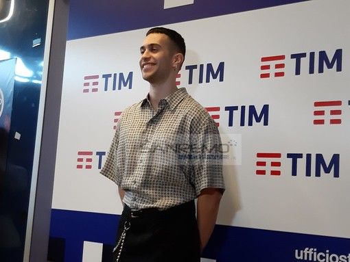 ‘Cocktail d’amore’ è il nuovo singolo che segna il ritorno di Mahmood