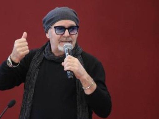 È in uscita la versione rimasterizzata di ‘Bollicine’ per omaggiare i 40 anni dell’album di Vasco Rossi