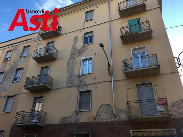 Quel palazzo è in condizioni precarie, perché nessuno interviene? Quel palazzo è in condizioni precarie, perché nessuno interviene?
