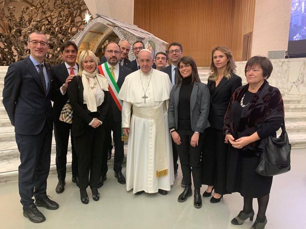 "Grazie per avermi portato la bagna cauda". Papa Francesco ringrazia le istituzioni astigiane, ricevute oggi a Roma (FOTO E VIDEO)