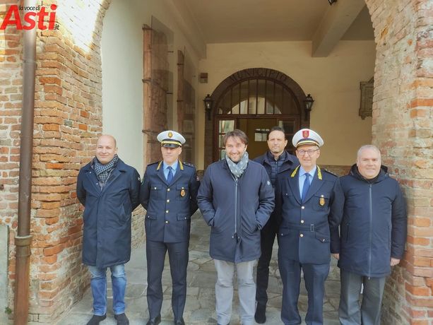 "Non usate i cellulari quando guidate": monito della polizia locale di Nizza Monferrato per la festa di San Sebastiano "Non usate i cellulari quando guidate": monito della polizia locale di Nizza Monferrato per la festa di San Sebastiano