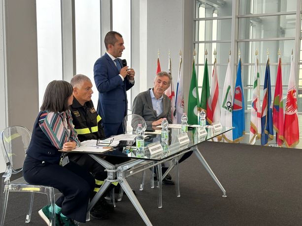 La Regione anticiperà i finanziamenti per i distaccamenti volontari dei Vigili del Fuoco La Regione anticiperà i finanziamenti per i distaccamenti volontari dei Vigili del Fuoco