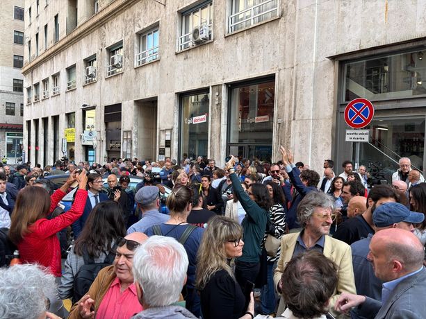 Elezioni comunali, oltre metà sezioni scrutinate: Salis in vantaggio con il 52,71% dei voti Elezioni comunali, oltre metà sezioni scrutinate: Salis in vantaggio con il 52,71% dei voti