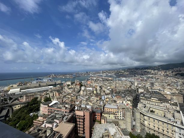 Maxi operazione antidroga a Genova: sgominata rete di spaccio attiva in tutta la città Maxi operazione antidroga a Genova: sgominata rete di spaccio attiva in tutta la città