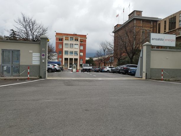 Incidente all'Ansaldo, i sindacati: "L'operaio ferito era stato assunto con il livello più basso in azienda"