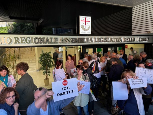 Giovedì il ‘campo largo’ scende in piazza a Genova: l’affaire-palco e l’incognita della location Giovedì il ‘campo largo’ scende in piazza a Genova: l’affaire-palco e l’incognita della location