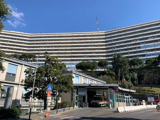 E' in rianimazione al San Martino il ventenne caduto dalla scogliera a Boccadasse E' in rianimazione al San Martino il ventenne caduto dalla scogliera a Boccadasse