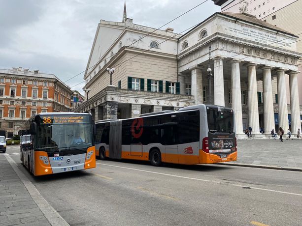 Nuovo piano tariffario Amt, l’obiettivo del comune: “Ogni cittadino genovese potrà avere un abbonamento in tasca”