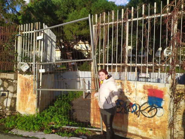 Quarto, scade la concessione e l'associazione che gestisce l'accesso al pratone chiude i cancelli (Video) Quarto, scade la concessione e l'associazione che gestisce l'accesso al pratone chiude i cancelli (Video)