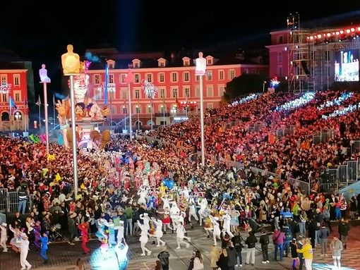 Carnevale di Nizza, la città fa squadra: commercianti e hotel protagonisti della festa Carnevale di Nizza, la città fa squadra: commercianti e hotel protagonisti della festa
