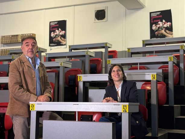 Sanremo: dopo il comizio di ieri in piazza San Siro, il segretario del PD Elly Schlein ha visitato il Mercato dei Fiori (Foto) Sanremo: dopo il comizio di ieri in piazza San Siro, il segretario del PD Elly Schlein ha visitato il Mercato dei Fiori (Foto)