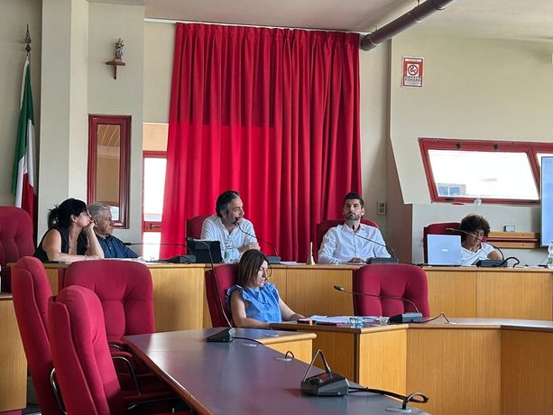 Taggia, il ponte della verità: in consiglio comunale chiarezza e confronto, ma il futuro resta incerto Taggia, il ponte della verità: in consiglio comunale chiarezza e confronto, ma il futuro resta incerto