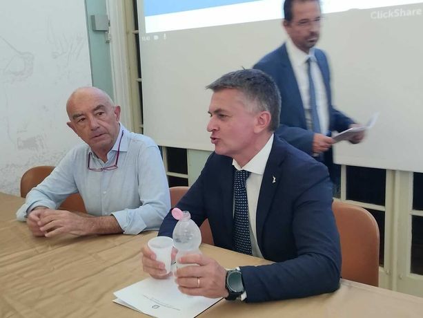 Aurelia Bis, il Comune scrive al viceministro Rixi: Mager "Almeno uno svincolo intermedio per evitare il depotenziamento" Aurelia Bis, il Comune scrive al viceministro Rixi: Mager "Almeno uno svincolo intermedio per evitare il depotenziamento"