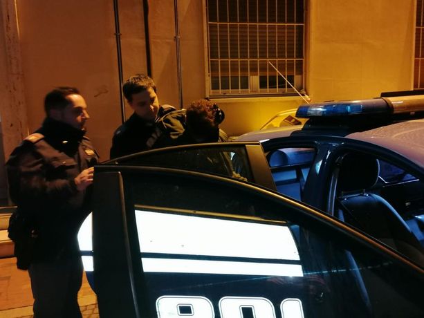 In manette l'autore della rapina col machete a Imperia (foto) In manette l'autore della rapina col machete a Imperia (foto)