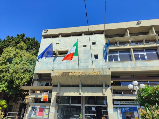 La polizia locale di Diano Marina trova pace? Il torinese Davide Mana vince la selezione per il posto di comandante La polizia locale di Diano Marina trova pace? Il torinese Davide Mana vince la selezione per il posto di comandante