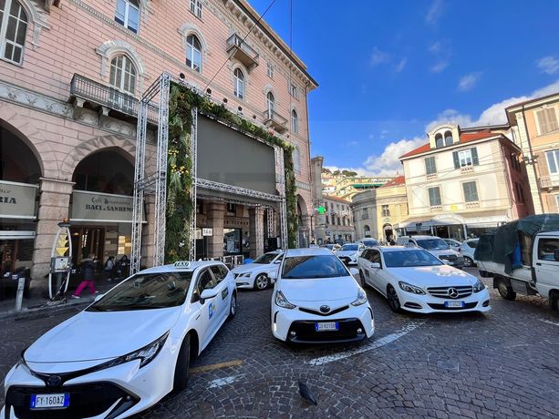 Sanremo: viabilità nel caos durante il Festival, i tassisti chiedono al Comune due modifiche nel centro della città Sanremo: viabilità nel caos durante il Festival, i tassisti chiedono al Comune due modifiche nel centro della città