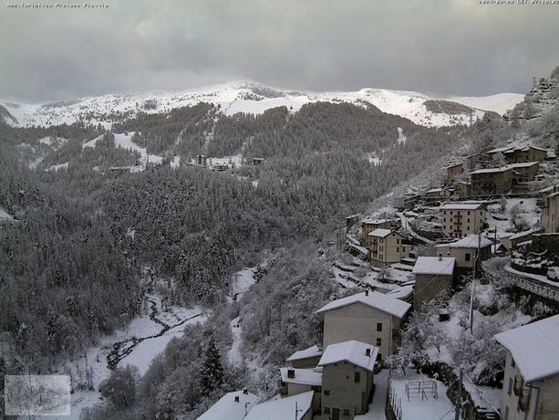 Monesi: le altre temperature provocano un slavina che si abbatte su alcuni escursionisti. Mobilitazione di soccorsi in atto