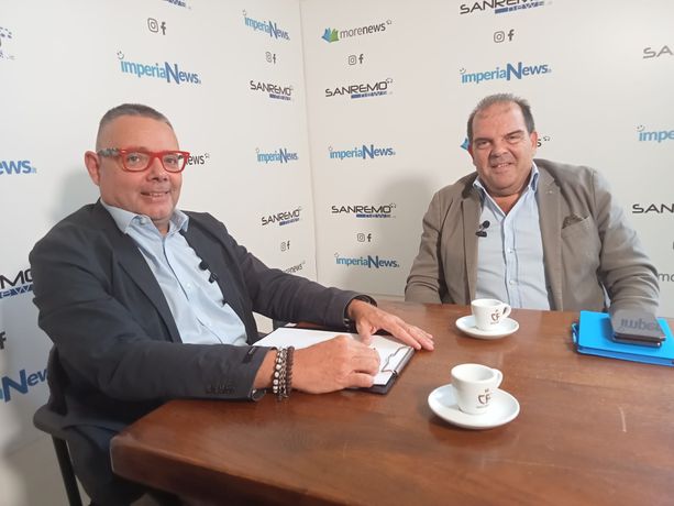 Motosso: "Due pugni sul tavolo? Contro chi sta avvelenando il clima di serenità a Imperia" (video) Motosso: "Due pugni sul tavolo? Contro chi sta avvelenando il clima di serenità a Imperia" (video)