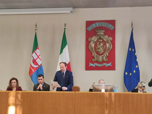 Ventimiglia, il 'caso Calcopietro' sbarca in consiglio comunale: la minoranza non ritira la mozione di sfiducia (Foto e video) Ventimiglia, il 'caso Calcopietro' sbarca in consiglio comunale: la minoranza non ritira la mozione di sfiducia (Foto e video)
