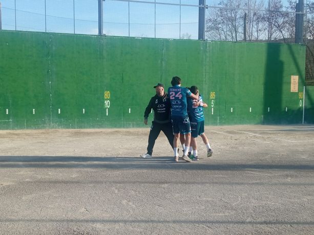 L'Olio Roi Imperiese di Raviola batte 9 a 5 il Cortemilia e vince la Supercoppa 2023 di pallapugno (foto) L'Olio Roi Imperiese di Raviola batte 9 a 5 il Cortemilia e vince la Supercoppa 2023 di pallapugno (foto)