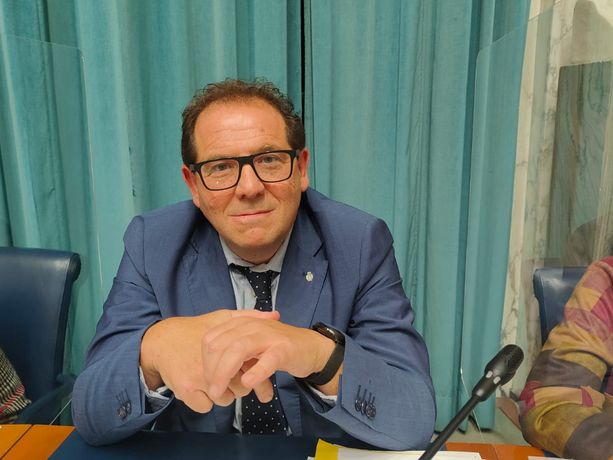 Imperia, bagarre sulla Seris. L’assessore Volpe alla minoranza: “Servizi garantiti a tutti. Perché portare in consiglio comunale persone che soffrono?” (foto)