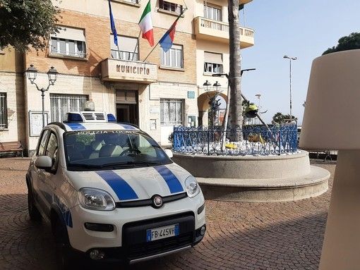 Albissola, i commercianti non convinti dall'ordinanza del sindaco: "Serve a poco, bisogna andare a muso duro" Albissola, i commercianti non convinti dall'ordinanza del sindaco: "Serve a poco, bisogna andare a muso duro"