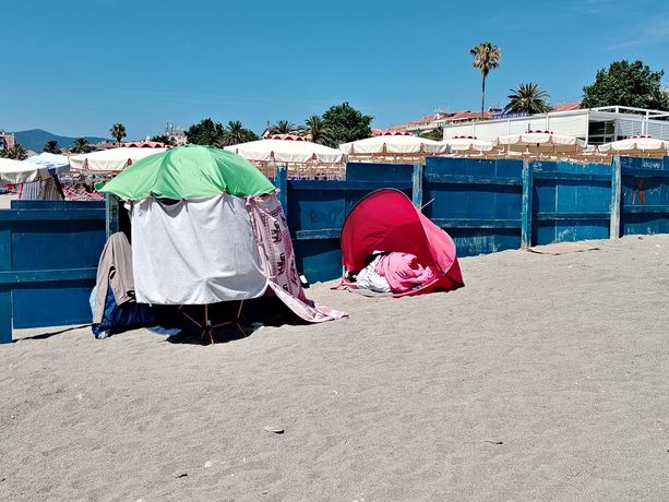 Accoltellamento sulla spiaggia, le ammissioni: la lite dopo aver toccato gli oggetti della vittima Accoltellamento sulla spiaggia, le ammissioni: la lite dopo aver toccato gli oggetti della vittima