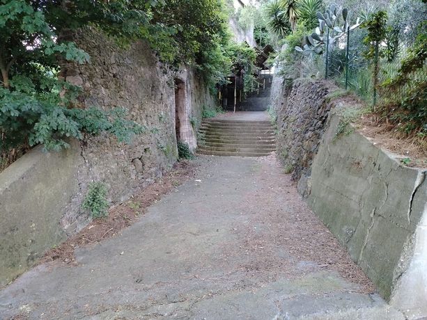 Accoltellamento in via Bresciana, continuano le indagini della squadra mobile: pare smentita l'ipotesi della rapina