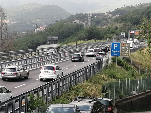 Controesodo da incubo, già di domenica mattina: 11 chilometri di coda in A10 tra Albenga e Finale