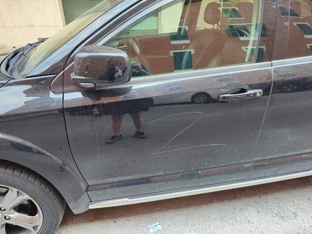 Savona, vandalizzata un'auto in via Alessandria: il proprietario era scappato dall'Ucraina con la famiglia Savona, vandalizzata un'auto in via Alessandria: il proprietario era scappato dall'Ucraina con la famiglia