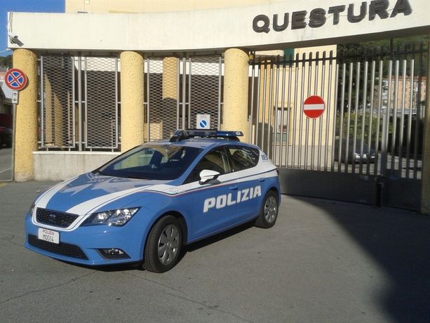 Savona, perseguita l'ex compagna incinta: 39enne arrestato dai poliziotti delle Volanti