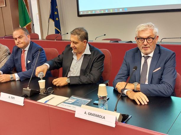 Il neo assessore Gratarola si presenta ai sindaci del savonese: "Fondi Pnrr devono cambiare volto della sanità. Manca però il personale" Il neo assessore Gratarola si presenta ai sindaci del savonese: "Fondi Pnrr devono cambiare volto della sanità. Manca però il personale"