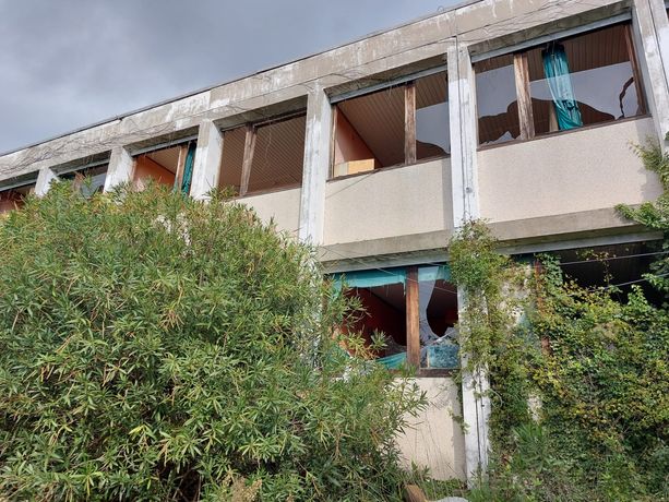 Savona, ex ostello della Conca Verde: tra degrado, abbandono e promesse mai realizzate (FOTO) Savona, ex ostello della Conca Verde: tra degrado, abbandono e promesse mai realizzate (FOTO)